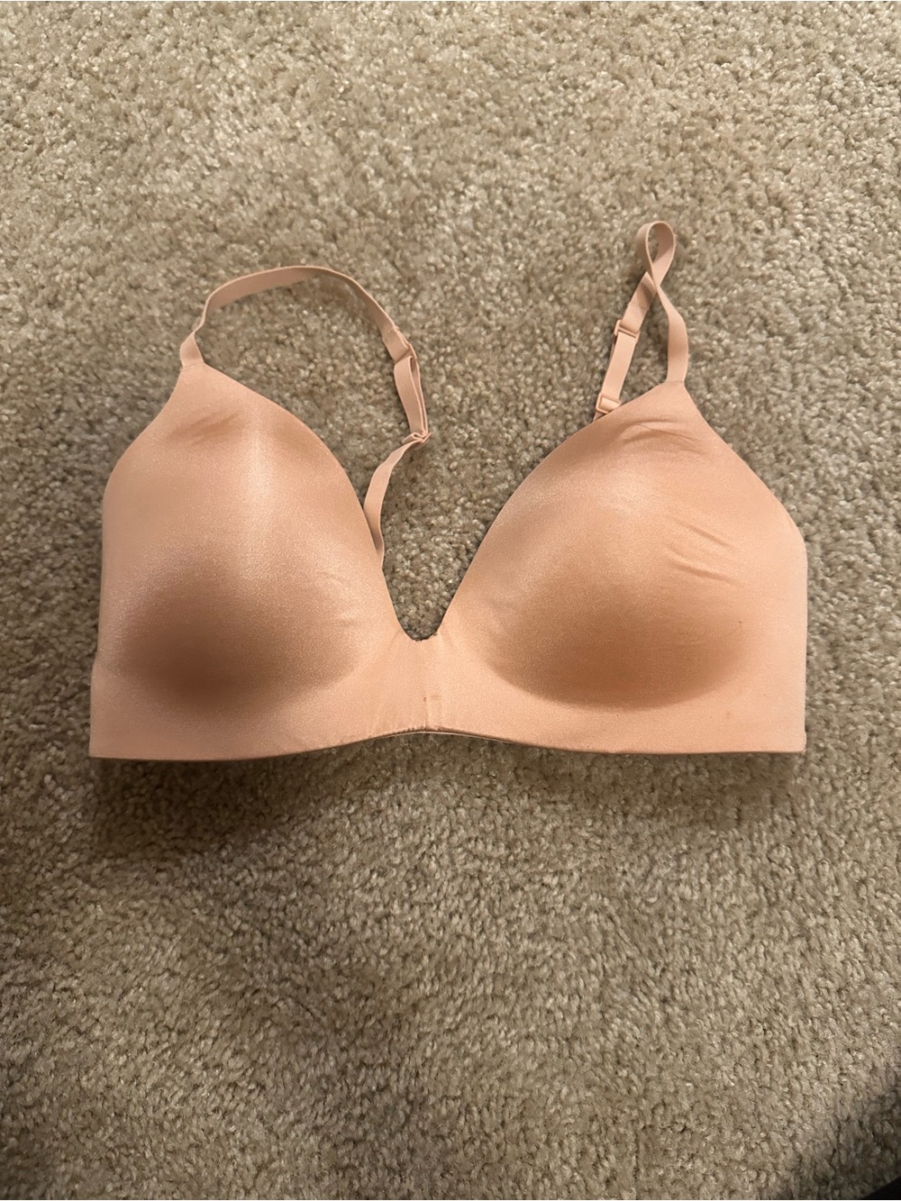 SKIMS Wireless Form T-Shirt Bra 36C Beige Tan Wire-Free Smooth Everyday Light
